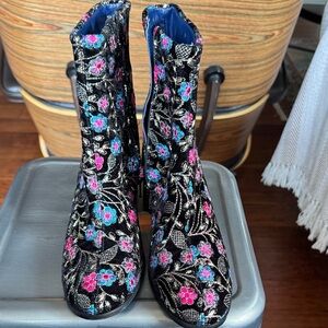 Valentina Rangoni Floral Embroidered Ankle Boots